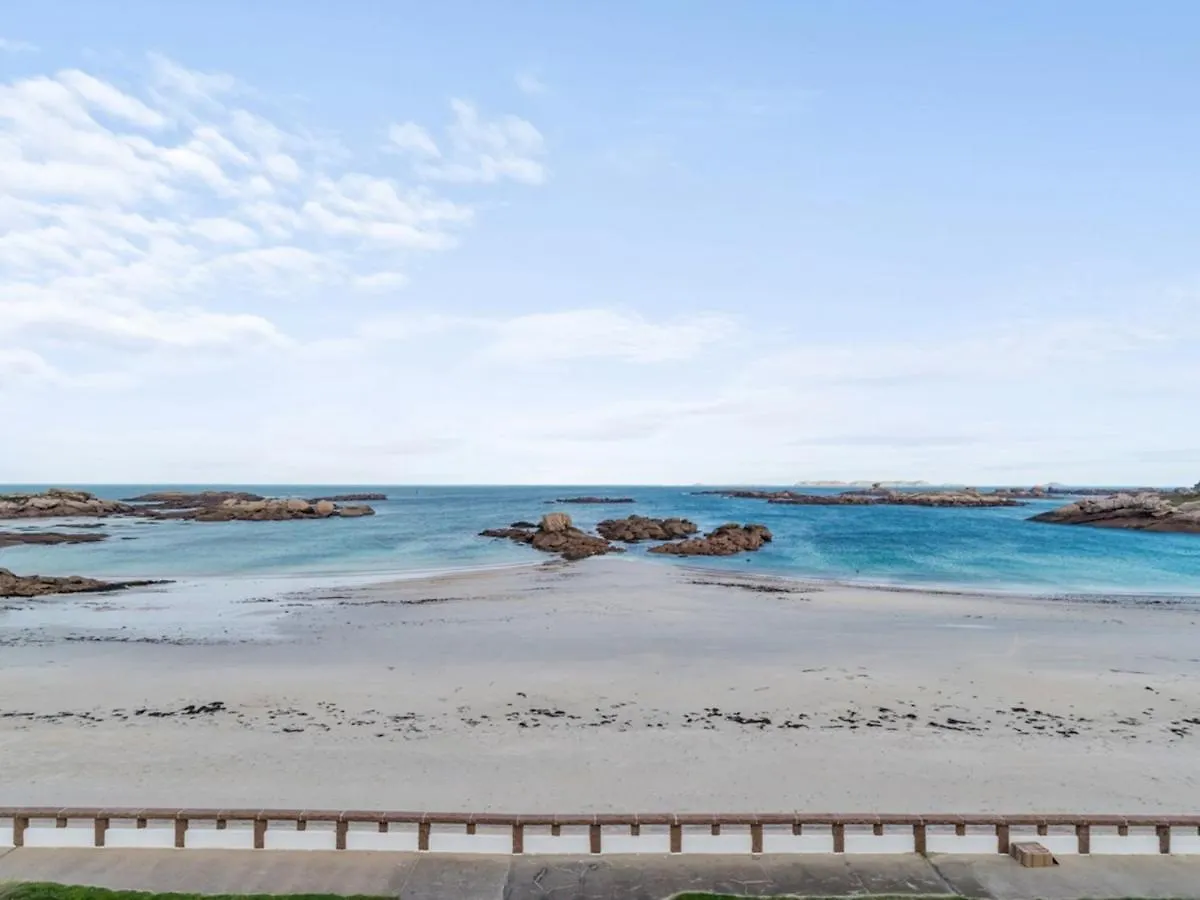 Duplex 2 Chambres Face A La Plage Avec Parking, Au Top A Tregastel - Fr-1-368-204 公寓